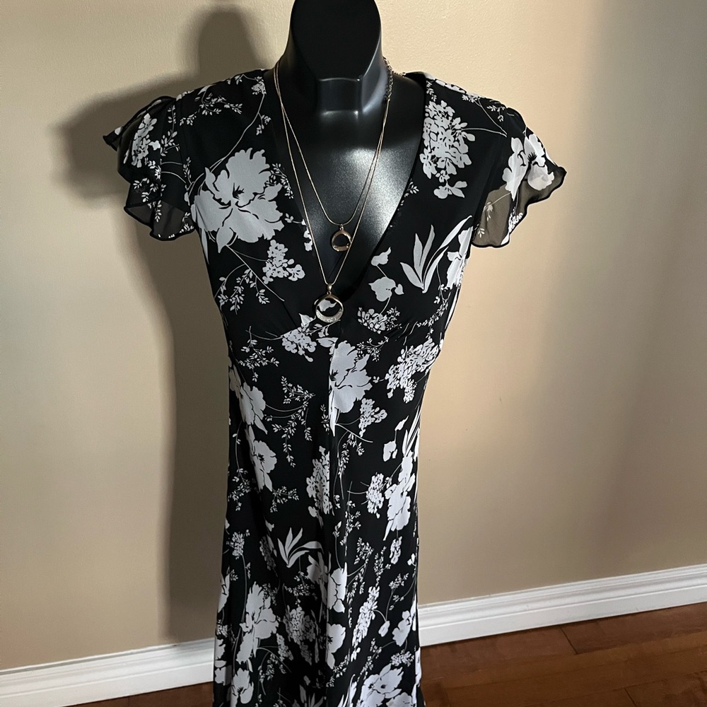 Smart Set Black and White Floral Dress